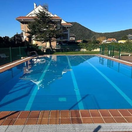Playa De Berria -Apartamento Con Piscina Y Vistas Al Mar Santona Bagian luar foto