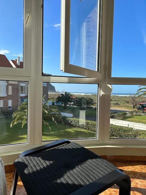 Playa De Berria -Apartamento Con Piscina Y Vistas Al Mar Santona Bagian luar foto