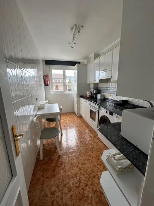 Playa De Berria -Apartamento Con Piscina Y Vistas Al Mar Santona Bagian luar foto