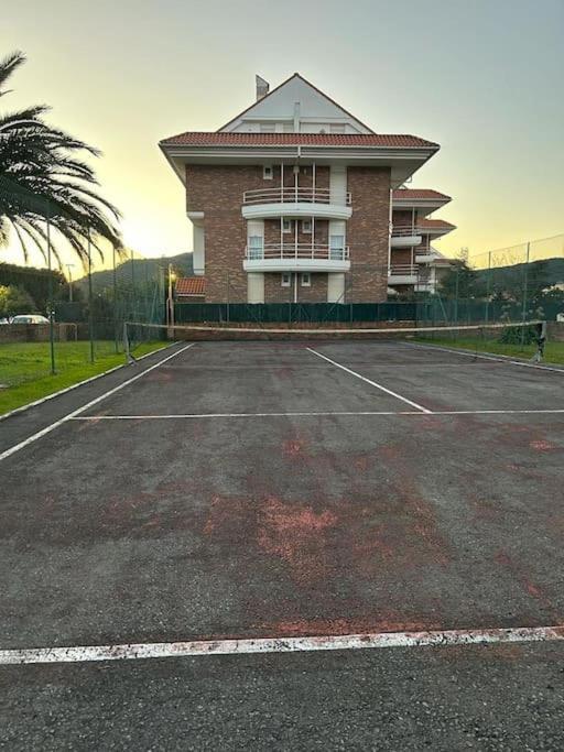Playa De Berria -Apartamento Con Piscina Y Vistas Al Mar Santona Bagian luar foto