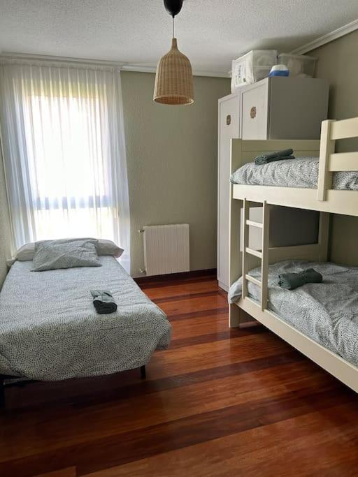 Playa De Berria -Apartamento Con Piscina Y Vistas Al Mar Santona Bagian luar foto