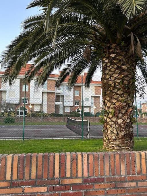 Playa De Berria -Apartamento Con Piscina Y Vistas Al Mar Santona Bagian luar foto