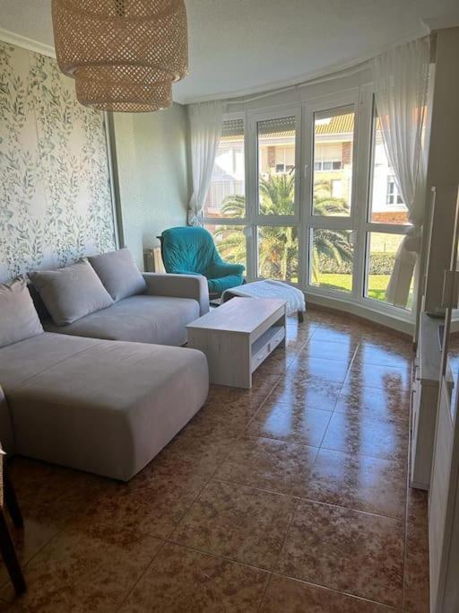 Playa De Berria -Apartamento Con Piscina Y Vistas Al Mar Santona Bagian luar foto