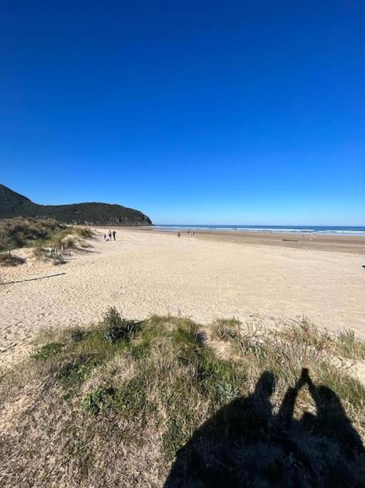 Playa De Berria -Apartamento Con Piscina Y Vistas Al Mar Santona Bagian luar foto